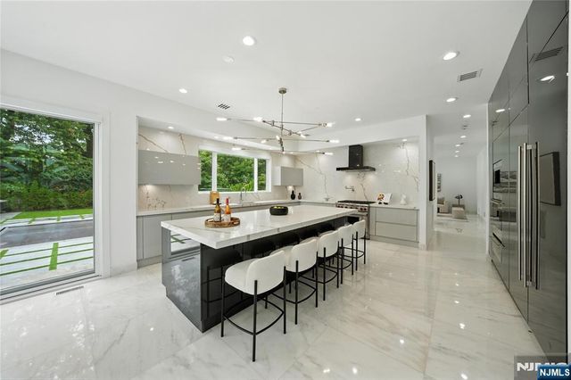 44 Floral Terrace, Tenafly, NJ 07670