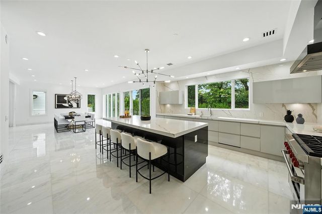 44 Floral Terrace, Tenafly, NJ 07670