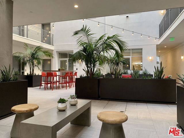 8017 W NORTON Avenue 104, West Hollywood, CA 90046