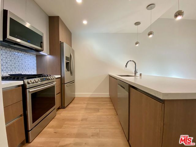 8017 W NORTON Avenue 104, West Hollywood, CA 90046
