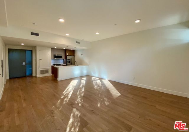 8017 W NORTON Avenue 104, West Hollywood, CA 90046
