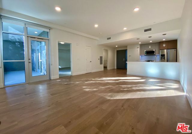 8017 W NORTON Avenue 104, West Hollywood, CA 90046
