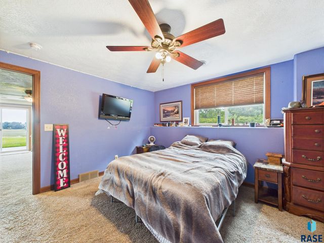48438 265th St Street, Valley Springs, SD 57068