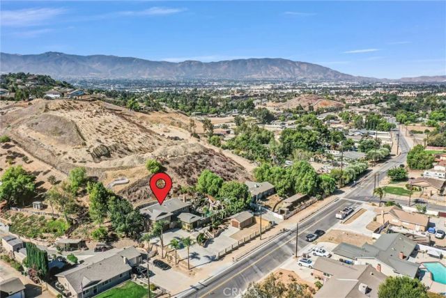 1080 1st, Norco, CA 92860