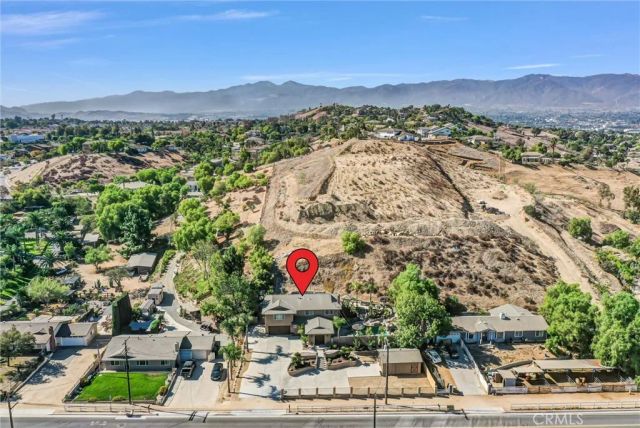 1080 1st, Norco, CA 92860