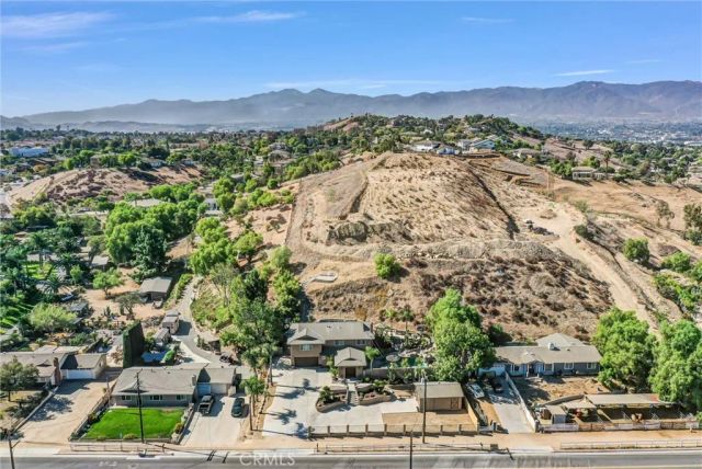 1080 1st, Norco, CA 92860