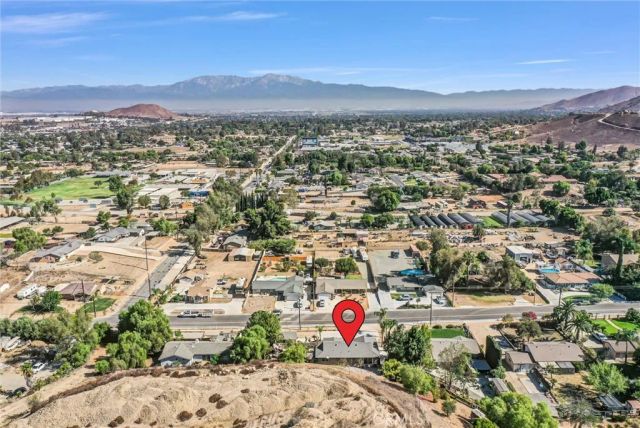 1080 1st, Norco, CA 92860