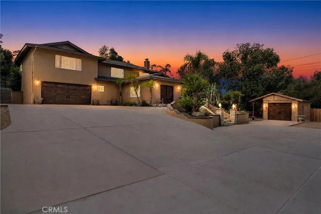 1080 1st, Norco, CA 92860