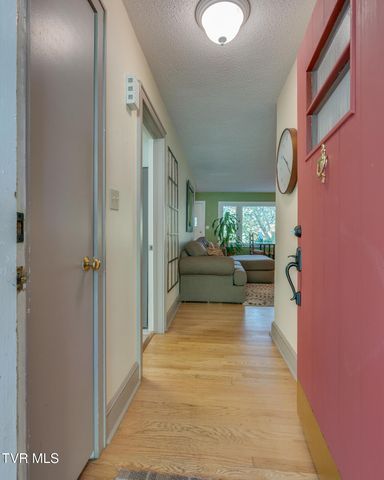 904 Echo Lane, Johnson City, TN 37604
