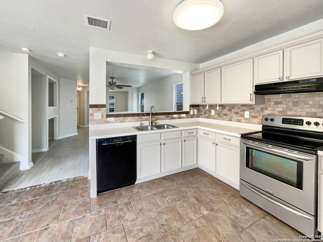 7815 Hedrick Farm, San Antonio, TX 78239