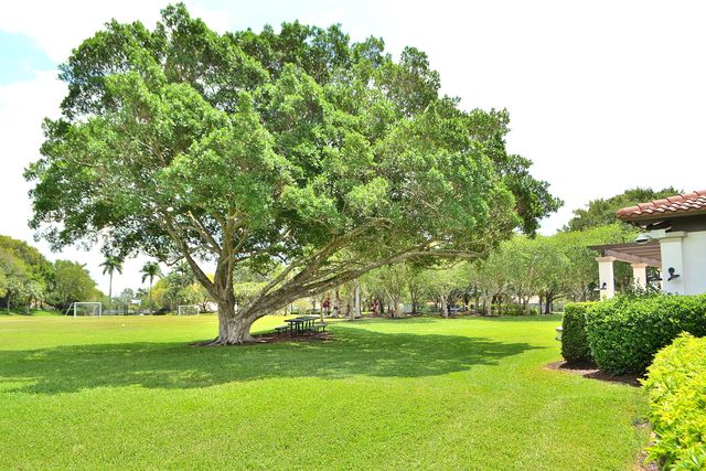 4361 Dogwood Circle, Weston, FL 33331