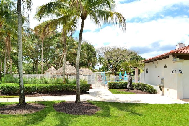 4361 Dogwood Circle, Weston, FL 33331