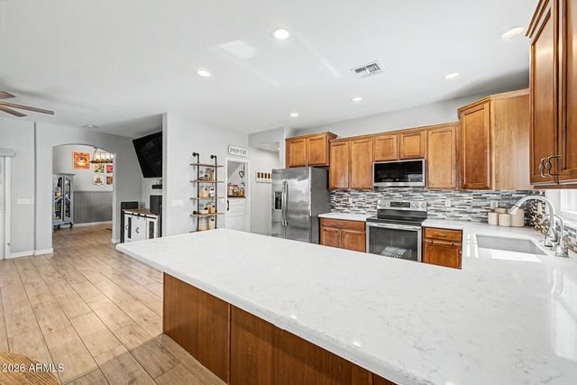 1892 E SHANNON Street, Gilbert, AZ 85295