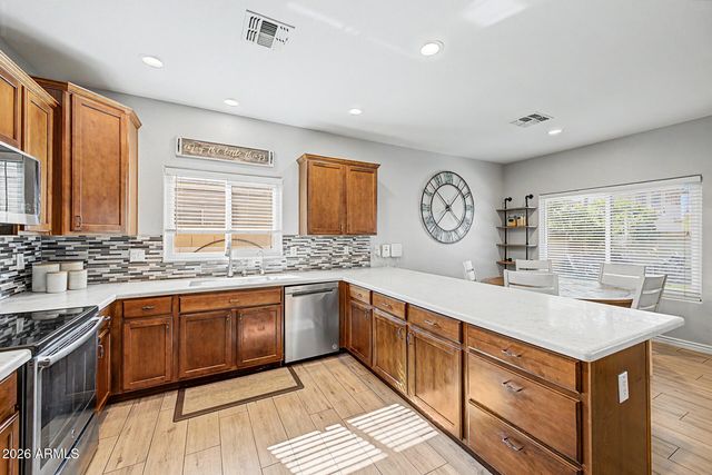 1892 E SHANNON Street, Gilbert, AZ 85295