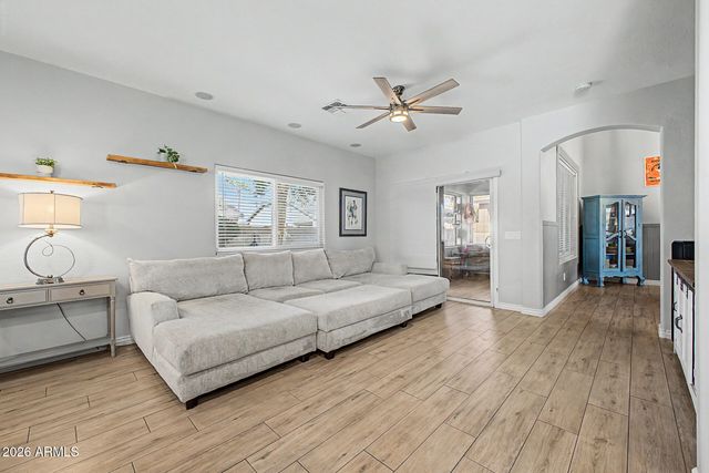1892 E SHANNON Street, Gilbert, AZ 85295