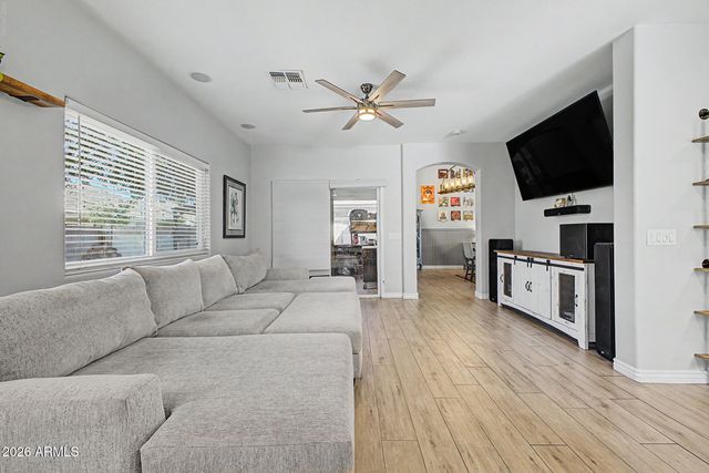 1892 E SHANNON Street, Gilbert, AZ 85295