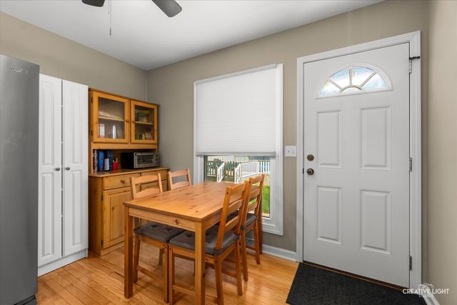 541 Dean Drive, South Elgin, IL 60177