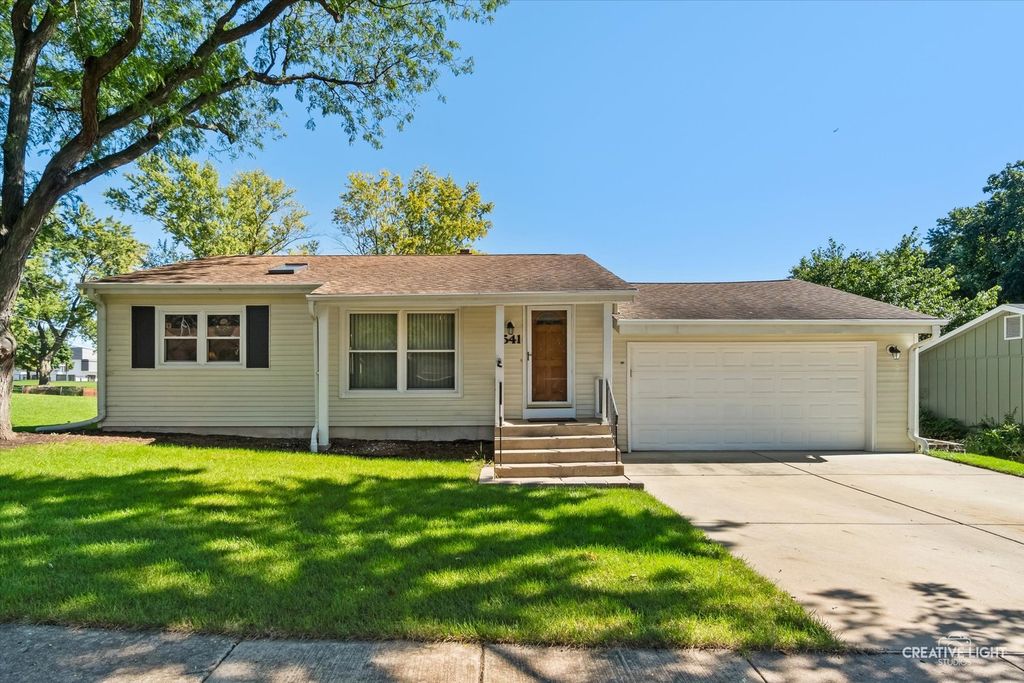 541 Dean Drive, South Elgin, IL 60177