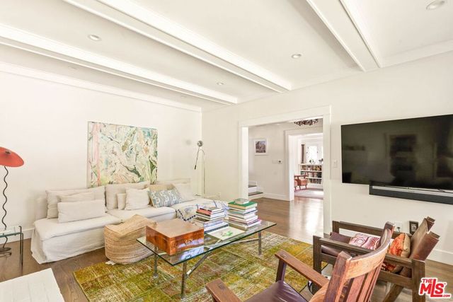 2102 N Bronson Avenue, Los Angeles, CA 90068