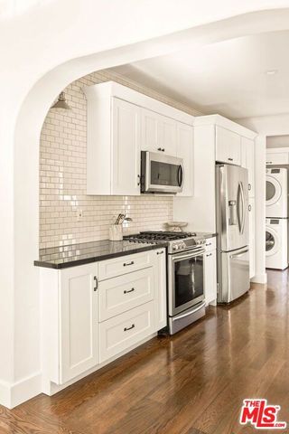 2102 N Bronson Avenue, Los Angeles, CA 90068