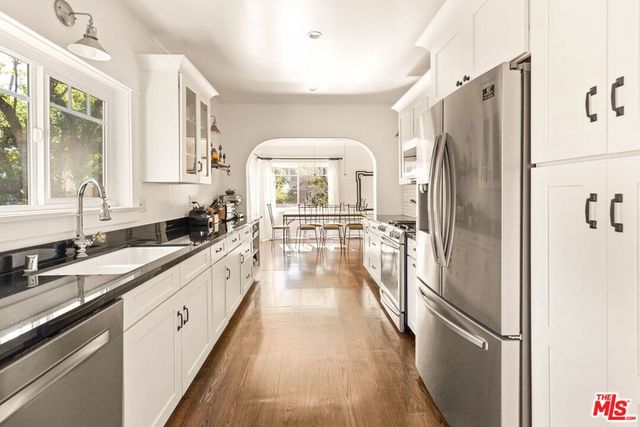 2102 N Bronson Avenue, Los Angeles, CA 90068