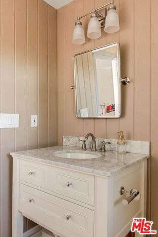 2102 N Bronson Avenue, Los Angeles, CA 90068