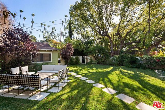 2102 N Bronson Avenue, Los Angeles, CA 90068