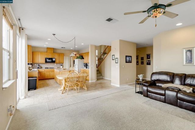 523 Whitehall Ct, Oakley, CA 94561