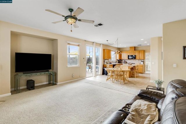 523 Whitehall Ct, Oakley, CA 94561