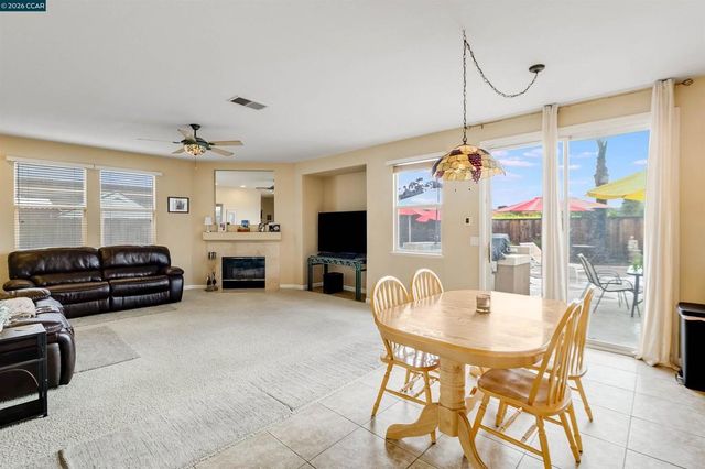 523 Whitehall Ct, Oakley, CA 94561