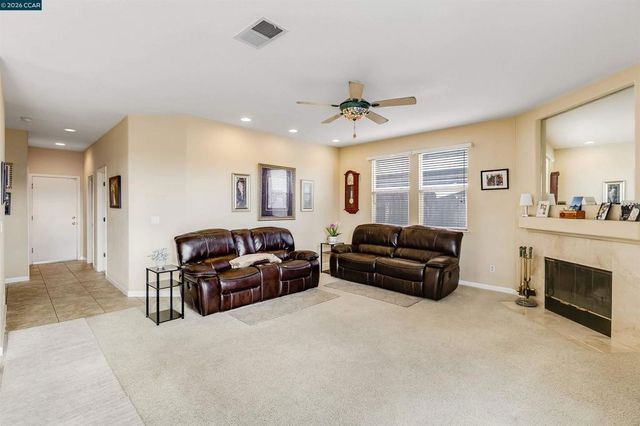 523 Whitehall Ct, Oakley, CA 94561