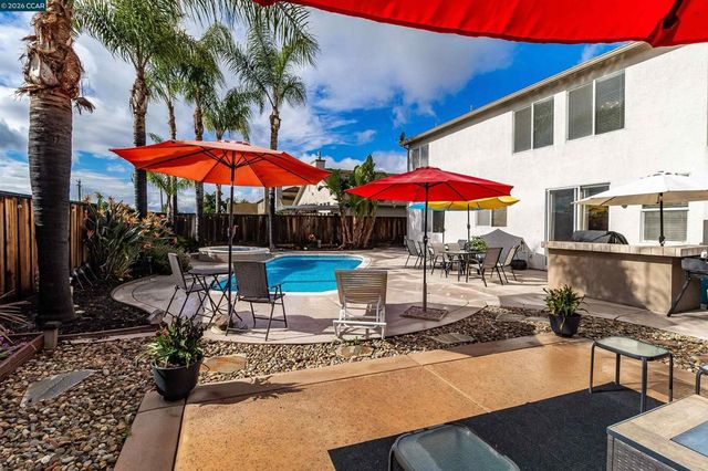 523 Whitehall Ct, Oakley, CA 94561