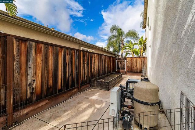 523 Whitehall Ct, Oakley, CA 94561