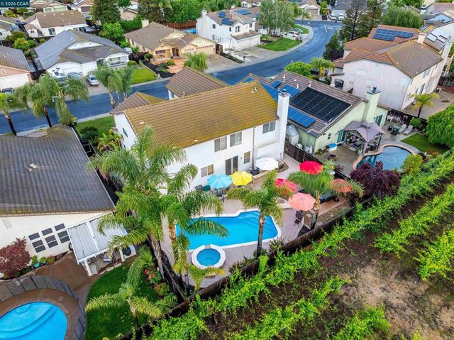 523 Whitehall Ct, Oakley, CA 94561