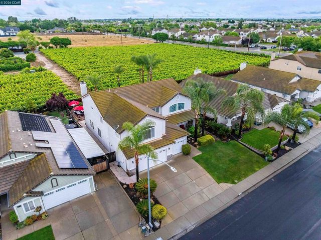 523 Whitehall Ct, Oakley, CA 94561