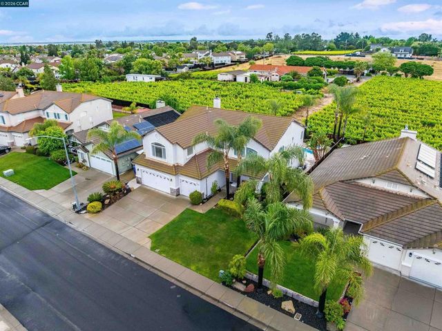 523 Whitehall Ct, Oakley, CA 94561