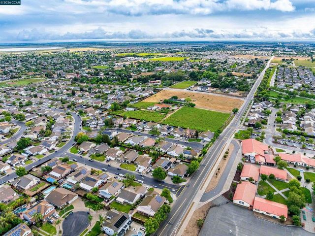 523 Whitehall Ct, Oakley, CA 94561