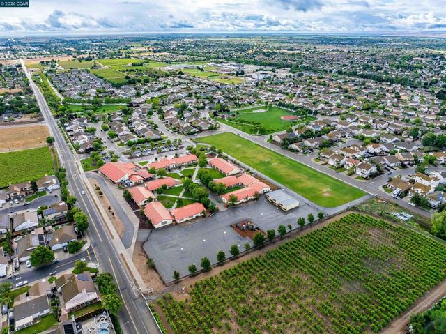 523 Whitehall Ct, Oakley, CA 94561