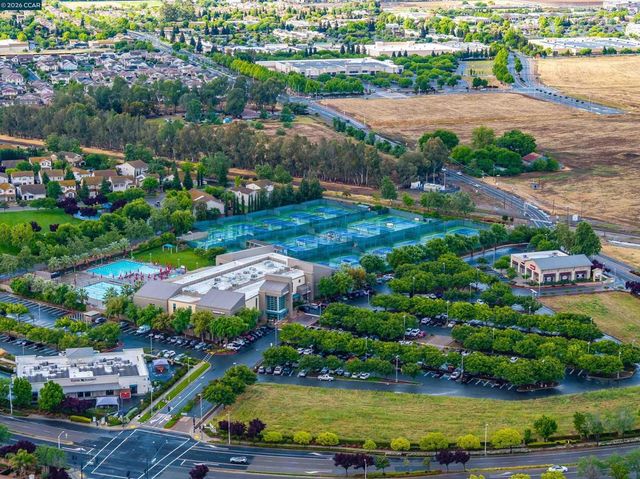 523 Whitehall Ct, Oakley, CA 94561