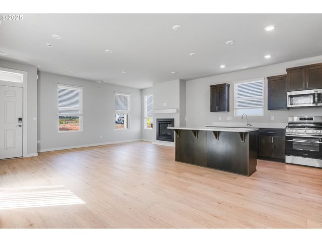 891 Legacy St, Eugene, OR 97402