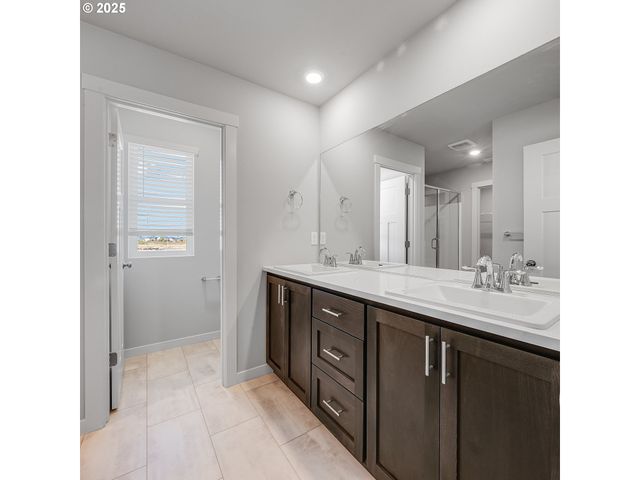 891 Legacy St, Eugene, OR 97402