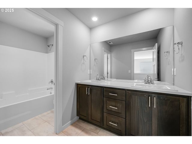 891 Legacy St, Eugene, OR 97402