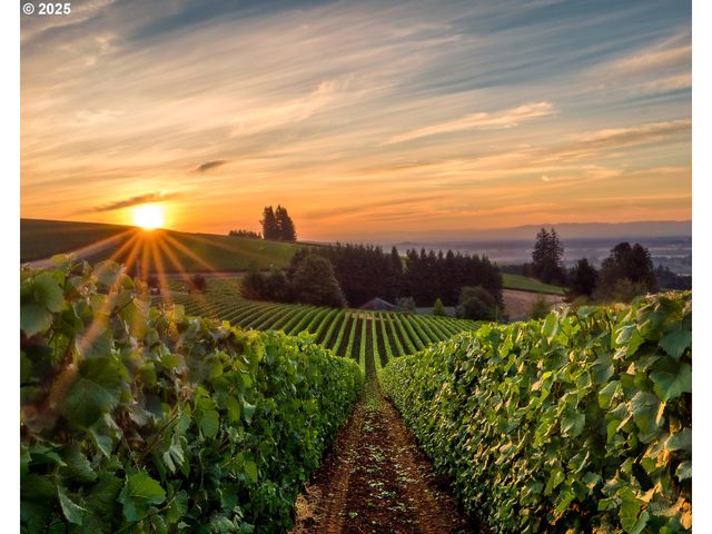 891 Legacy St, Eugene, OR 97402