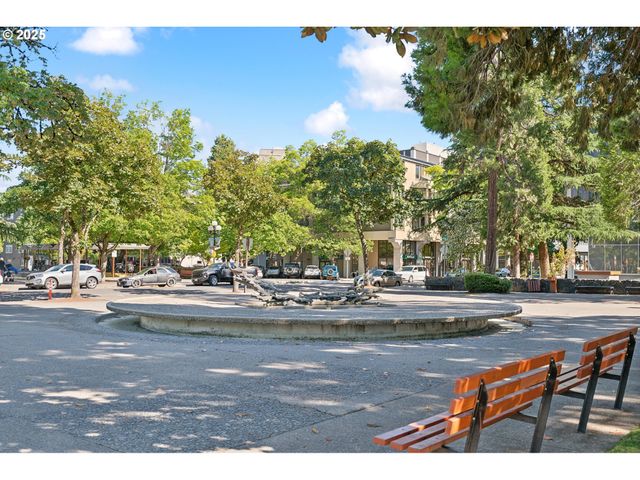 891 Legacy St, Eugene, OR 97402