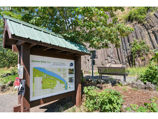 891 Legacy St, Eugene, OR 97402