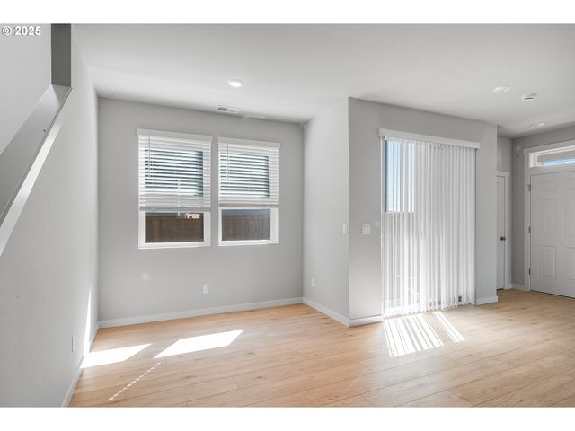 891 Legacy St, Eugene, OR 97402