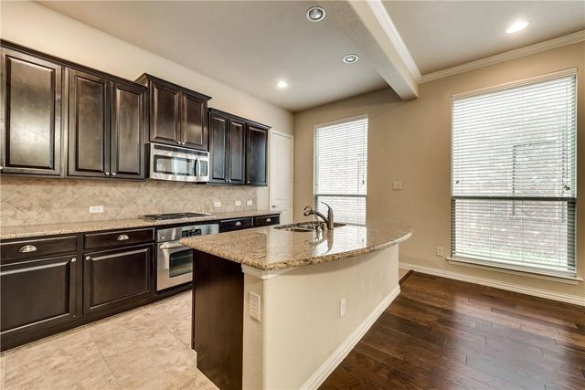 2452 Embleton Drive, Lewisville, TX 75067