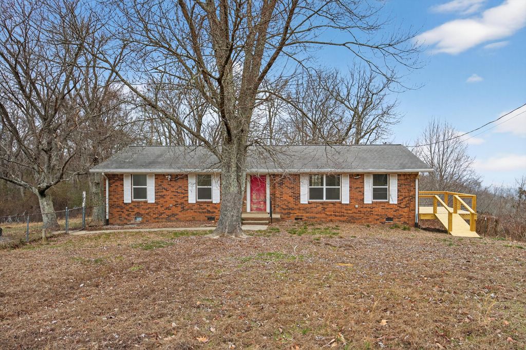 190 Adkins Lane, Trenton, GA 30752