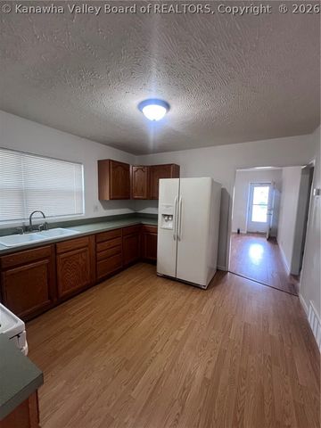 403 17th Street, Dunbar, WV 25064