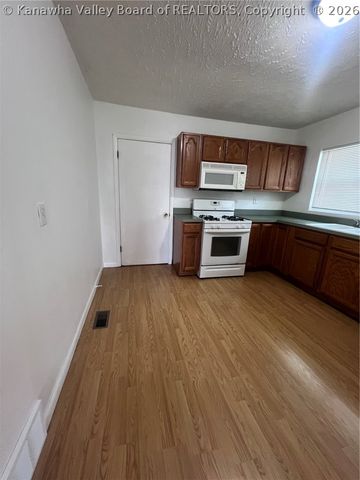 403 17th Street, Dunbar, WV 25064